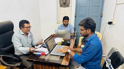 स्पैरो के टैक्स संबंधी शिकायतों शिविर में पहुच रहे है लोग,स्पैरो के टैक्स संबंधी शिकायतोंसमाधान 21 अप्रैल तक...