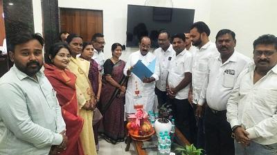 महापौर अलका बाघमार ने डिप्टी सीएम व नगरीय प्रशासन मंत्री अरुण साव से की मुलाकात... 1 महापौर अलका बाघमार ने डिप्टी सीएम व नगरीय प्रशासन मंत्री अरुण साव से की मुलाकात...