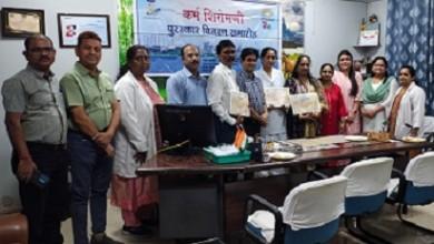 जवाहरलाल नेहरू चिकित्सालय एवं अनुसंधान केन्द्र के कार्मिक कर्म शिरोमणि पुरस्कार से सम्मानित...