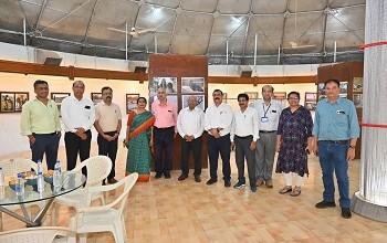 नेहरु आर्ट गैलरी में विनय शर्मा द्वारा खीची गई छायाचित्रों की एकल प्रदर्शनी उद्घाटित...