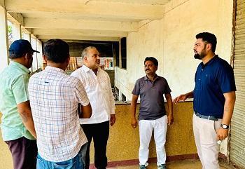 बाजार व राजस्व प्रभारी चंद्रशेखर चन्द्राकर ने अधिकारियों के साथ किया गंजमण्डी व्यवसायिक परिसर का औचक निरीक्षण... 1 बाजार व राजस्व प्रभारी चंद्रशेखर चन्द्राकर ने अधिकारियों के साथ किया गंजमण्डी व्यवसायिक परिसर का औचक निरीक्षण...