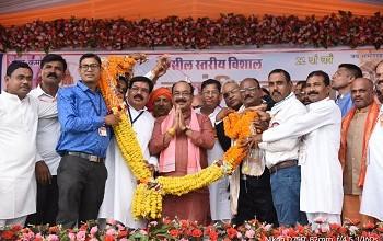 उप मुख्यमंत्री ने भक्त माता कर्मा जयंती महोत्सव में की शिरकत, सामूहिक आदर्श विवाह में 24 नवविवाहित जोड़ों को दिया आशीर्वाद...