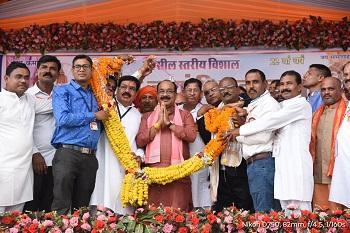 उप मुख्यमंत्री ने भक्त माता कर्मा जयंती महोत्सव में की शिरकत, सामूहिक आदर्श विवाह में 24 नवविवाहित जोड़ों को दिया आशीर्वाद... 1 उप मुख्यमंत्री ने भक्त माता कर्मा जयंती महोत्सव में की शिरकत, सामूहिक आदर्श विवाह में 24 नवविवाहित जोड़ों को दिया आशीर्वाद...