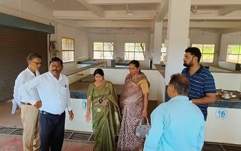 महापौर अलका बाघमार ने नवीन हाईजेनिक मछली मार्केट का किया निरीक्षण...