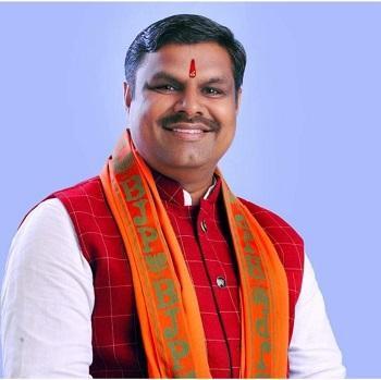 विधायक गजेन्द्र यादव की पहल: 15 स्थान पर बोर खनन कर पॉवर पंप लगेगा, भीषण गर्मी में पेयजल संकट का समाधान 1 विधायक गजेन्द्र यादव की पहल: 15 स्थान पर बोर खनन कर पॉवर पंप लगेगा, भीषण गर्मी में पेयजल संकट का समाधान
