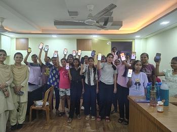 डिजिटल जागरूकता अभियान: दुर्ग पुलिस की 'रक्षा टीम' ने छात्रों को कराया 'अभिव्यक्ति ऐप' से जागरूक... 1 डिजिटल जागरूकता अभियान: दुर्ग पुलिस की 'रक्षा टीम' ने छात्रों को कराया 'अभिव्यक्ति ऐप' से जागरूक...