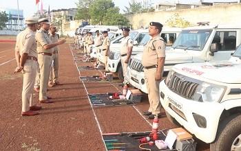 वरिष्ठ पुलिस अधीक्षक, दुर्ग विजय अग्रवाल, भापुसे व्दारा लिया गया जनरल परेड, पुलिस स्टाफ को किया गया पुरस्कृत...