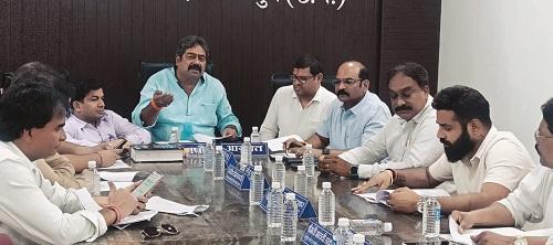 महापौर नीरज पाल की अध्यक्षता में परिषद की बैठक में विभिन्न विकास कार्यो को मंजूरी दी गई... 1 महापौर नीरज पाल की अध्यक्षता में परिषद की बैठक में विभिन्न विकास कार्यो को मंजूरी दी गई...