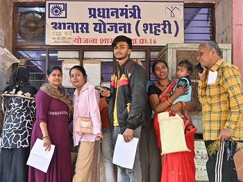 प्रधानमंत्री आवास की लाटरी 30 अप्रेल 2025 को निगम भिलाई में... 1 प्रधानमंत्री आवास की लाटरी 30 अप्रेल 2025 को निगम भिलाई में...