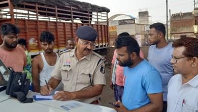 सड़क के किनारे खड़े पुराने कंडम वाहनों को नहीं हटाने वालो पर अपराध कायम होगा, उन्हे मिलेगी सजा...