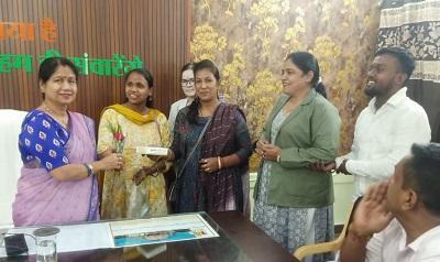 प्रधानमंत्री आवास रहवासियों की मांग हुई पूरी: महापौर के निर्देश पर दो दिन में नया पाइप लाइन जोड़कर दिया गया कलेक्शन... 1 प्रधानमंत्री आवास रहवासियों की मांग हुई पूरी: महापौर के निर्देश पर दो दिन में नया पाइप लाइन जोड़कर दिया गया कलेक्शन...