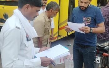 सड़क पर खड़ी 6 बसों पर नो पार्किंग धारा के तहत की गई ऑनलाइन चालानी कार्यवाही...