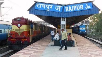 रायपुर, दुर्ग और बिलासपुर स्टेशन में बैठे रेल यात्री परेशान...