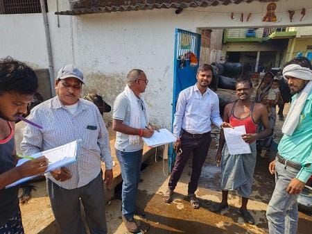 खुर्सीपार में संचालित अवैध खटालों को हटाने का नोटिस जारी किया गया... 1 खुर्सीपार में संचालित अवैध खटालों को हटाने का नोटिस जारी किया गया...