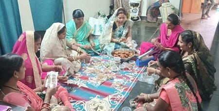 मिलेट्स से स्वादिष्ट व्यंजन बना रही महिला समूह, बढ़ रही मांग और सफलता... 1 मिलेट्स से स्वादिष्ट व्यंजन बना रही महिला समूह, बढ़ रही मांग और सफलता...