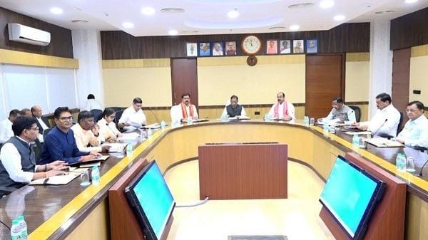 हटाए गए सहायक शिक्षकों की नहीं जाएगी नौकरी सहायक शिक्षक प्रयोगशाला के रूप में होगा समायोजन....