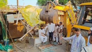 इंदिरा मार्केट से अतिक्रमण हटाने पहुंची टीम का विरोध के बाद भी सख्ती से हटवाया कब्जा....