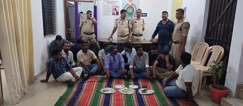 दुर्ग पुलिस की बड़ी कार्रवाई: खुले में जुआ खेलते 15 आरोपी गिरफ्तार.... 1 दुर्ग पुलिस की बड़ी कार्रवाई: खुले में जुआ खेलते 15 आरोपी गिरफ्तार....