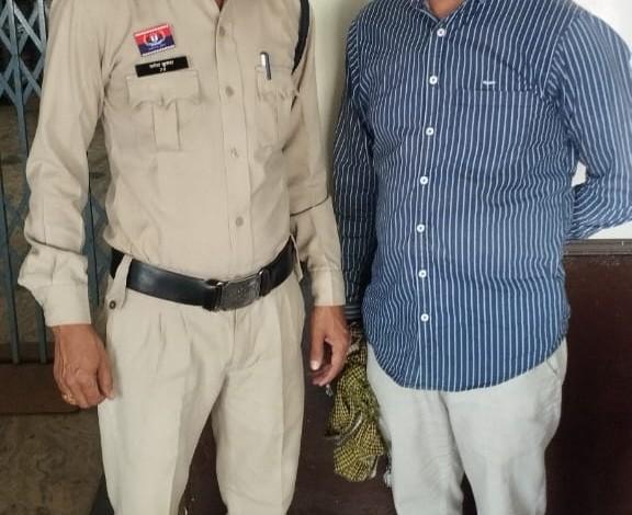 थाना नंदनी नगर पुलिस द्वारा दो साल से फरार आरोपी को किया गिरफ्तार... 1 थाना नंदनी नगर पुलिस द्वारा दो साल से फरार आरोपी को किया गिरफ्तार...