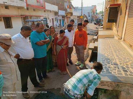 महापौर की चेतावनी; 24 घंटे में नाली से स्लैब एवं सीढ़िया नहीं हटा तो उसे बुलडोजर से तोड़ कर हटाया जाएगा... 1 महापौर की चेतावनी; 24 घंटे में नाली से स्लैब एवं सीढ़िया नहीं हटा तो उसे बुलडोजर से तोड़ कर हटाया जाएगा...