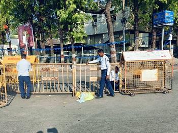 "ऑपरेशर सुरक्षा" अभियान के तहत वाहन चालको की सुविधा के लिए दुर्ग-भिलाई के चौक चौराहो में लेफ्ट टर्न फ्री बनाया गया... 1 "ऑपरेशर सुरक्षा" अभियान के तहत वाहन चालको की सुविधा के लिए दुर्ग-भिलाई के चौक चौराहो में लेफ्ट टर्न फ्री बनाया गया...