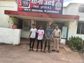 हत्या के प्रयास का मामला: तीन आरोपी गिरफ्तार, घर में घुसकर की थी जानलेवा मारपीट...