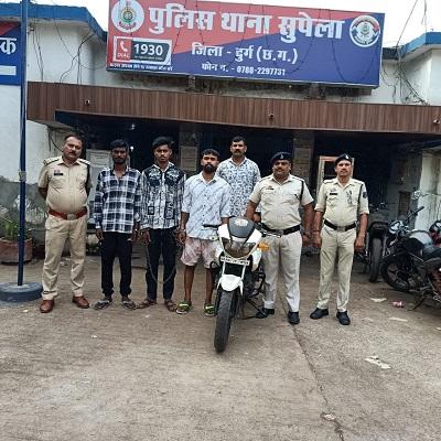 भय में डालकर चोरी करने की तैयारी के साथ आकर मोटर सायकल चोरी करने वाले आरोपी गिरफ्तार... 1 भय में डालकर चोरी करने की तैयारी के साथ आकर मोटर सायकल चोरी करने वाले आरोपी गिरफ्तार...