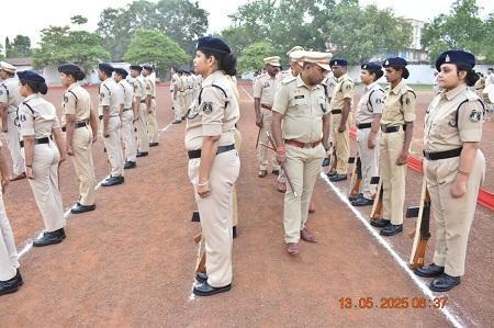 उत्तम वेशभूषा धारण करने वालों को किया गया पुरस्कृत, वाहनों को दुरुस्त रखने दिए गए हिदायत... 3 उत्तम वेशभूषा धारण करने वालों को किया गया पुरस्कृत, वाहनों को दुरुस्त रखने दिए गए हिदायत...