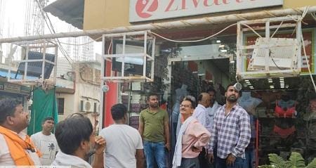 54200 रूपये की चालानी कार्यवाही की रोड, नाली पर अतिक्रमण कर व्यवसाय करने वालो पर...