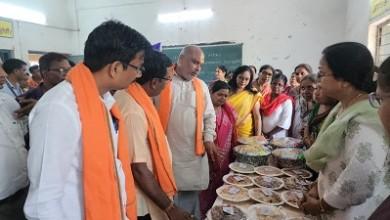 रूआबांधा बस्ती में आयोजित सुशासन तिहार समाधान शिविर में पहुंचे दुर्ग ग्रामीण विधायक ललित चंद्राकर...