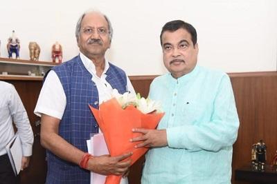 सांसद बृजमोहन अग्रवाल ने केंद्रीय मंत्रियों से मुलाकात कर रखी सड़क और हवाई कनेक्टिविटी से जुड़ी कई अहम मांगें...