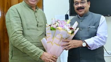 नगर निगम नेता उप प्रतिपक्ष दया सिंह ने आज पुन: उपमुख्यमंत्री अरुण साव से मिलकर क्षेत्र की समस्याओं से अवगत कराया..