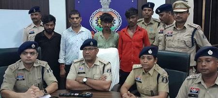 प्रतिबंधित नशीली दवाओ के 04 सौदागर पुलिस गिरफ्त मे... 1 प्रतिबंधित नशीली दवाओ के 04 सौदागर पुलिस गिरफ्त मे...