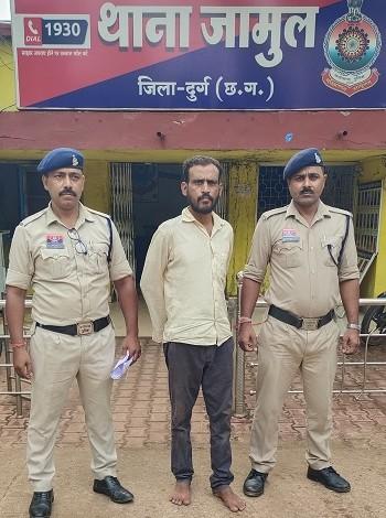 फर्नीचर दुकान में कर्मचारी ने की चोरी, जामुल पुलिस ने किया आरोपी को गिरफ्तार... 1 फर्नीचर दुकान में कर्मचारी ने की चोरी, जामुल पुलिस ने किया आरोपी को गिरफ्तार...