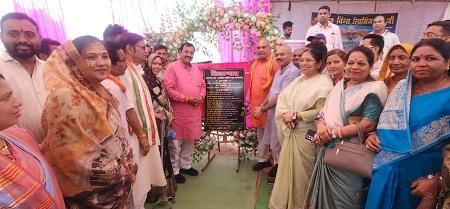 स्विमिंग पूल के शिलान्यास कार्यक्रम में सम्मिलित हुए दुर्ग सांसद विजय बघेल व दुर्ग ग्रामीण विधायक ललित चंद्राकर 1 स्विमिंग पूल के शिलान्यास कार्यक्रम में सम्मिलित हुए दुर्ग सांसद विजय बघेल व दुर्ग ग्रामीण विधायक ललित चंद्राकर