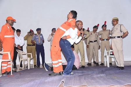 बीआईटी में सिविल डिफेंस का प्रशिक्षण, नागरिक सुरक्षा के लिए मिली व्यापक जानकारी... 3 बीआईटी में सिविल डिफेंस का प्रशिक्षण, नागरिक सुरक्षा के लिए मिली व्यापक जानकारी...