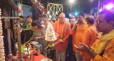 दुर्ग ग्रामीण विधायक ललित चंद्राकर ने शनिदेव जन्मोत्सव पर की पूजा-अर्चना...