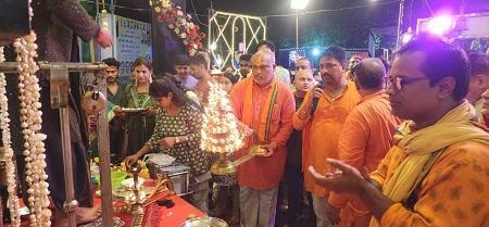 दुर्ग ग्रामीण विधायक ललित चंद्राकर ने शनिदेव जन्मोत्सव पर की पूजा-अर्चना... 1 दुर्ग ग्रामीण विधायक ललित चंद्राकर ने शनिदेव जन्मोत्सव पर की पूजा-अर्चना...