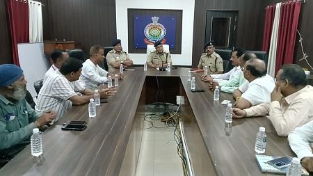 वरिष्ठ पुलिस अधीक्षक ने ली भिलाई इस्पात संयंत्र के ट्रेड यूनियनों की बैठक... 1 वरिष्ठ पुलिस अधीक्षक ने ली भिलाई इस्पात संयंत्र के ट्रेड यूनियनों की बैठक...