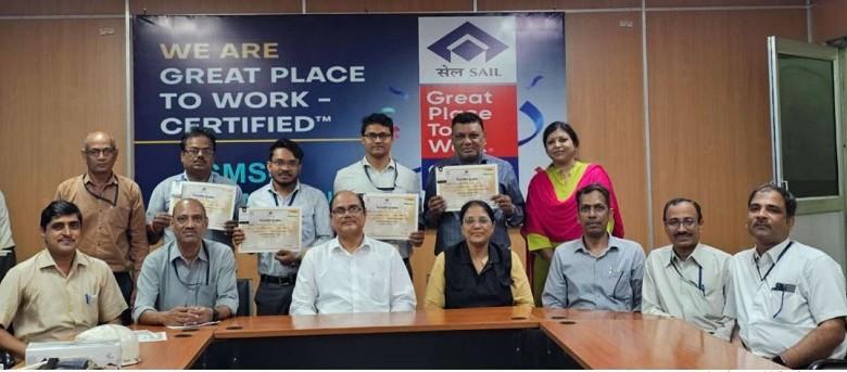 एसएमएस-3 में कर्म शिरोमणी पुरस्कार वितरण समारोह का आयोजन... 1 एसएमएस-3 में कर्म शिरोमणी पुरस्कार वितरण समारोह का आयोजन...