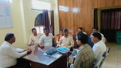 लोक कर्म प्रभारी देवनारायण चन्द्राकर द्वारा में समिति सदस्यों,एवं अधिकारियों के साथ की बैठक...