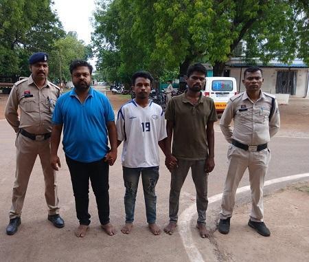 रायपुर नाका दुर्ग में धर्मांतरण करने वालों पर पुलिस की बड़ी कार्यवाही 3 रायपुर नाका दुर्ग में धर्मांतरण करने वालों पर पुलिस की बड़ी कार्यवाही
