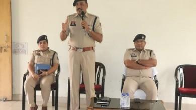 पार्सल सुविधा उपलब्ध कराने वाली कंपनियों के वेण्डर बॉय एवं पान ठेला संचालकों की ली गई बैठक...
