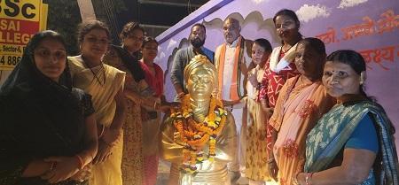 दुर्ग ग्रामीण विधायक ललित चंद्राकर ने आशीष नगर में विवेकानन्द चौक का लोकार्पण... 1 दुर्ग ग्रामीण विधायक ललित चंद्राकर ने आशीष नगर में विवेकानन्द चौक का लोकार्पण...