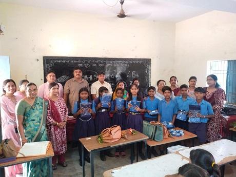 नए शिक्षा-सत्र के शुभारंभ में विद्यार्थियों का हुआ आत्मीय अभिनंदन.... 1 नए शिक्षा-सत्र के शुभारंभ में विद्यार्थियों का हुआ आत्मीय अभिनंदन....