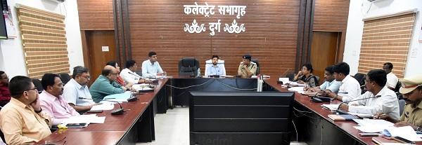मुख्य सड़क मार्ग से मिलने वाली ग्रामीण सड़कों पर बनायी जाए स्पीड ब्रेकर... 3 मुख्य सड़क मार्ग से मिलने वाली ग्रामीण सड़कों पर बनायी जाए स्पीड ब्रेकर...