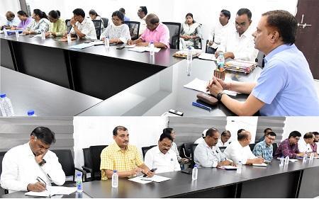 संभाग आयुक्त ने ली संभाग स्तरीय अधिकारियों की समय-सीमा प्रकरणों की समीक्षा बैठक... 1 संभाग आयुक्त ने ली संभाग स्तरीय अधिकारियों की समय-सीमा प्रकरणों की समीक्षा बैठक...