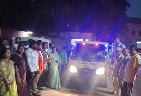 महापौर ने आयुक्त व सभापति के साथ द्वितीय पाली मार्केट क्षेत्र में सफाई कार्य को दुरुस्त करने 11 सफाई वाहनों को हरी झंडी दिखाकर किया रवाना...