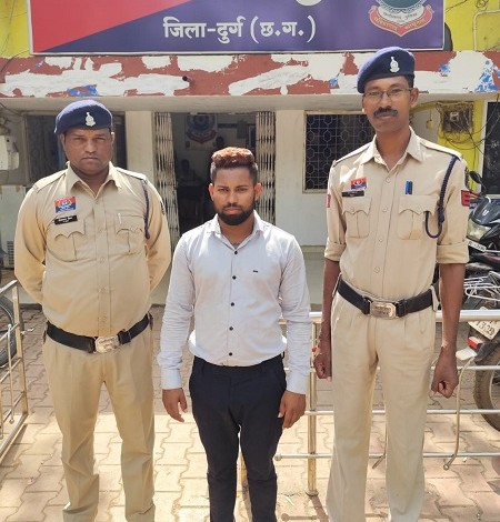 शादी का प्रलोभन देकर दुष्कर्म करने वाला आरोपी गिरफ्तार... 1 शादी का प्रलोभन देकर दुष्कर्म करने वाला आरोपी गिरफ्तार...