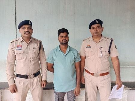 रॉबोट ट्रेडर्स एफएक्स लिमिटेड नामक ट्रेडिंग कम्पनी एवं इंफीनॉक्स कैपिटल कंपनी में रकम दुगुना करने का झांसा देकर धोखाधड़ी करने वाले एक आरोपी को किया गया गिरफ्तार